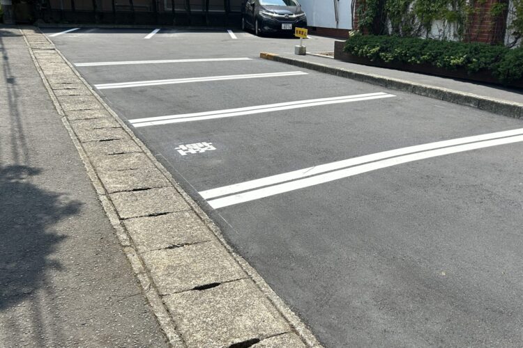 駐車場アスファルト舗装工事