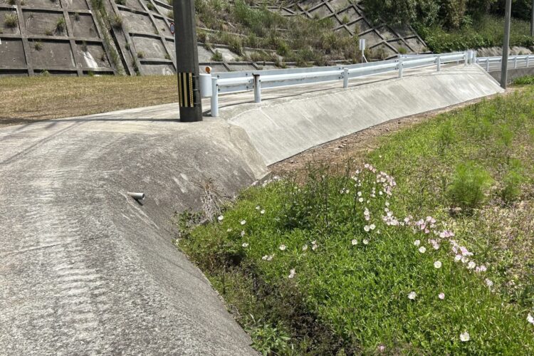 法面張コンクリート工事